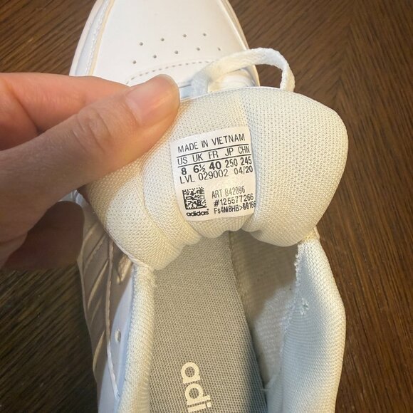 Adidas Hoops 2.0 White Sneakers Women’s Size 8 New in Box - Picture 3 of 4